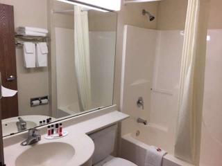 Travelodge By Wyndham Scott Hotel